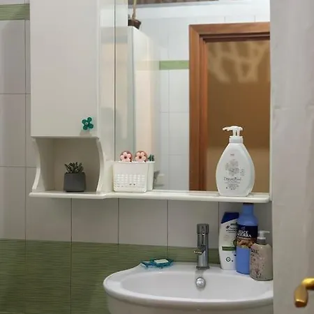Spacious Near Park Apartman
