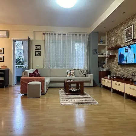 Apartman Spacious Near Park