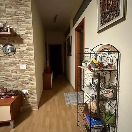 Spacious Near Park Apartman