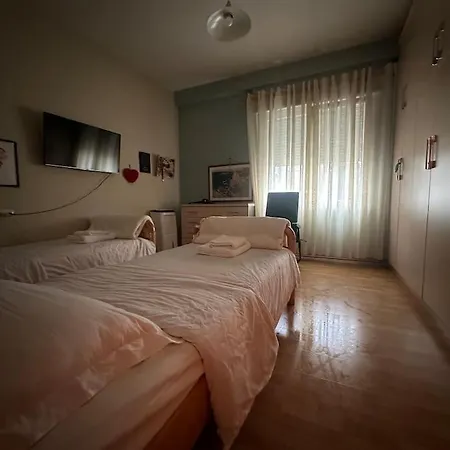 Spacious Near Park Apartman *